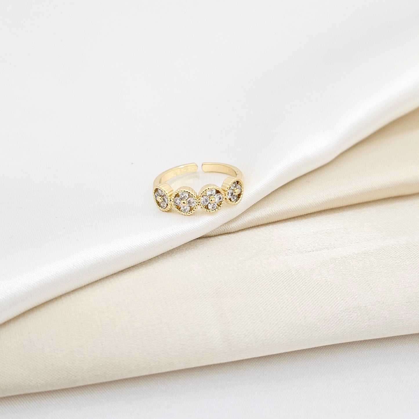 ANILLO TREBOL CON CIRCONES CRISTAL DORADO RF K6054