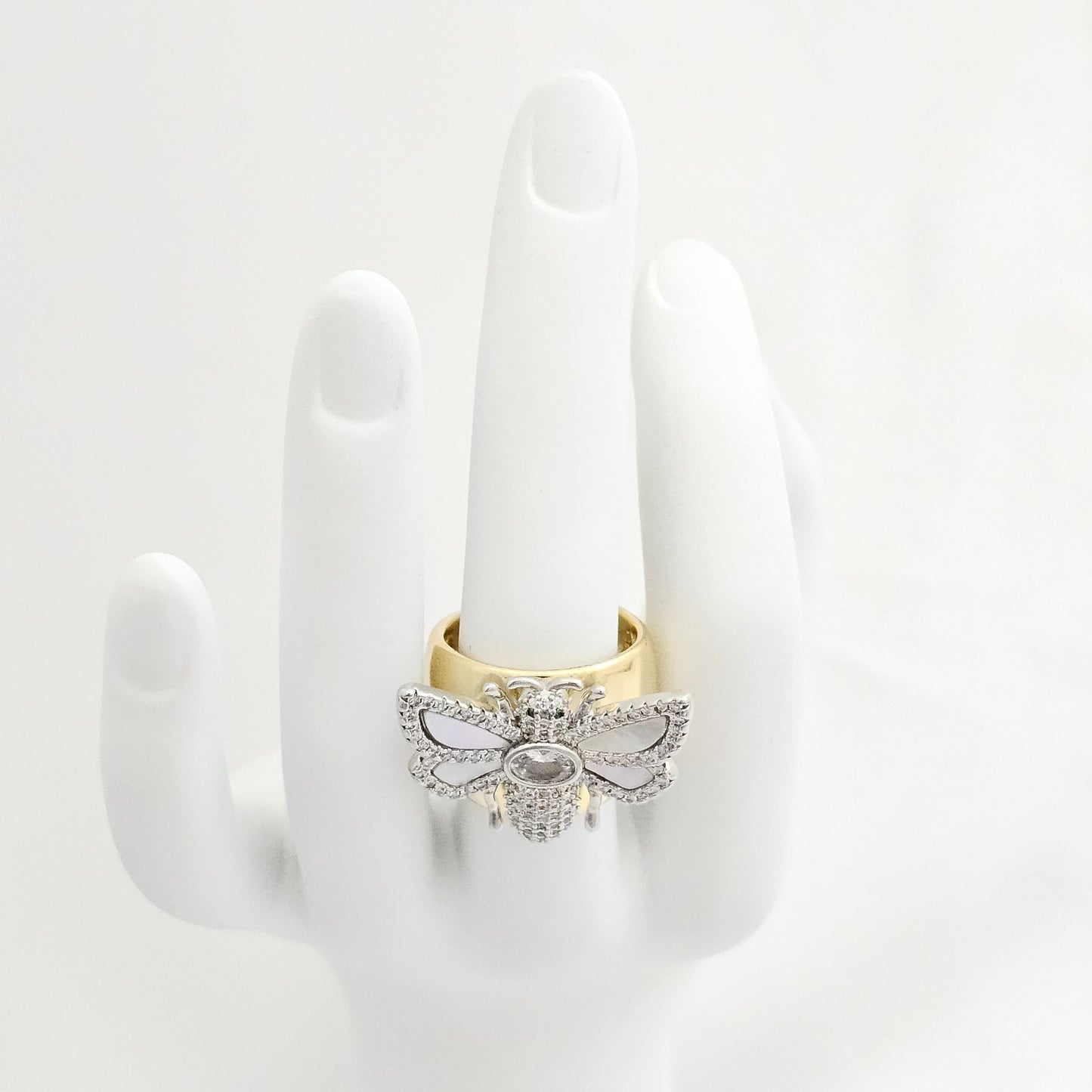 ANILLO DORADO ABEJA PLATEADA CON NACAR Y CIRCONES RF K6520