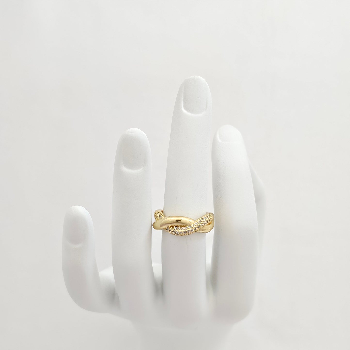 ANILLO TRENZA LISA Y CON CIRCONES DORADO RF K6998