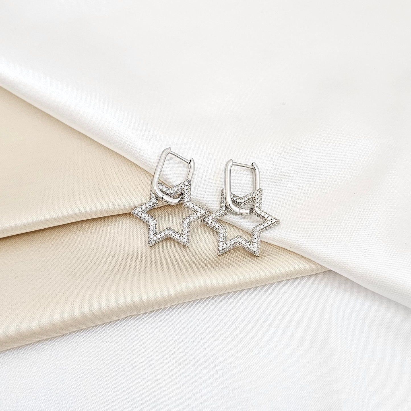 CANDONGA ESTRELLLA ELEGANTE PLATEADO CON CIRCONES RF K5620