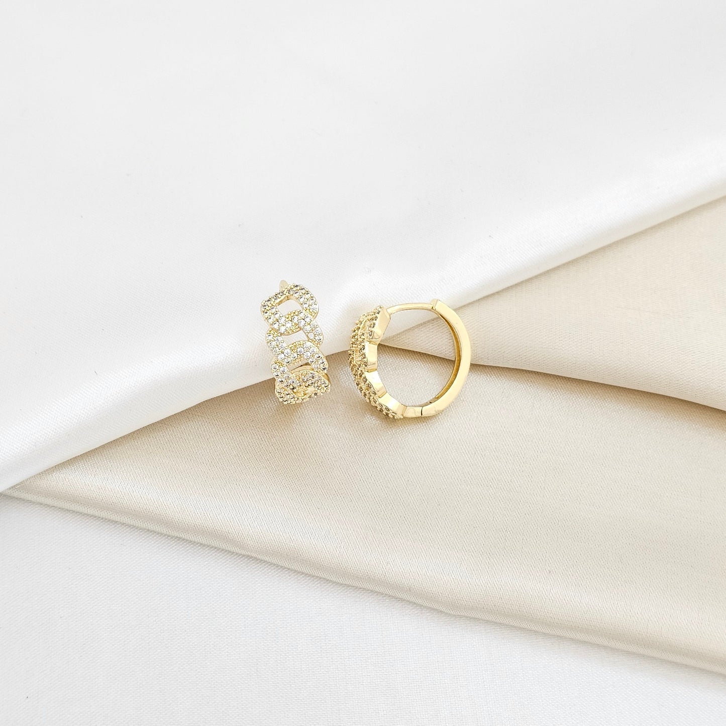 CANDONGA TEJIDO CUBANO CON CIRCONES DORADO RF K6382