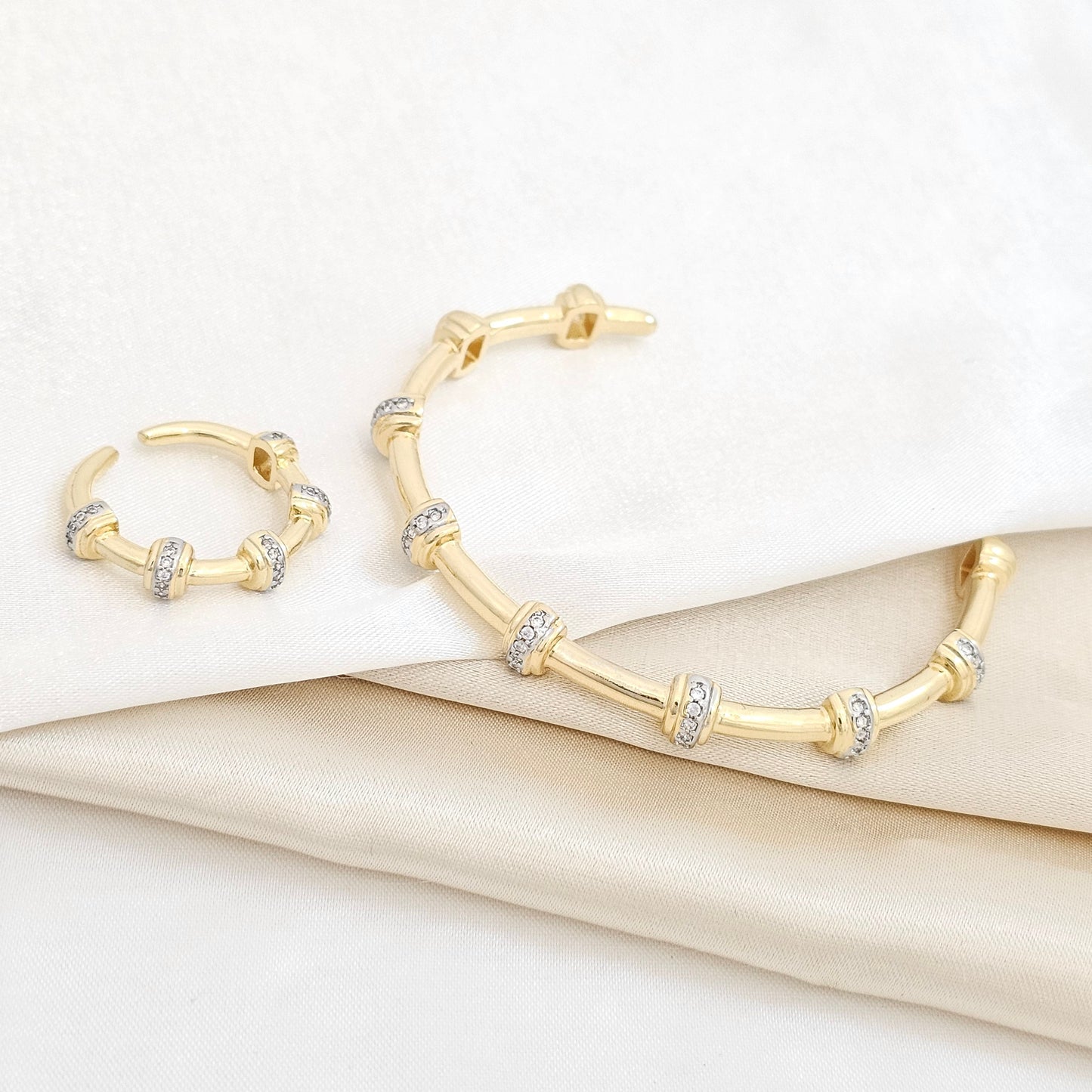 BRAZALETE Y ANILLO LINEAS DORADO CIRCONES PLATEADO RF K5694