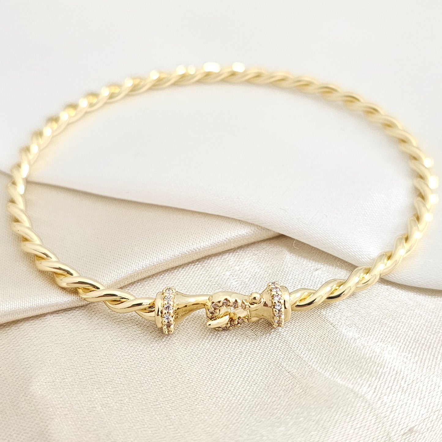 BRAZALETE TRENZA DORADO CON GANCHO CIRCONES RF K7833