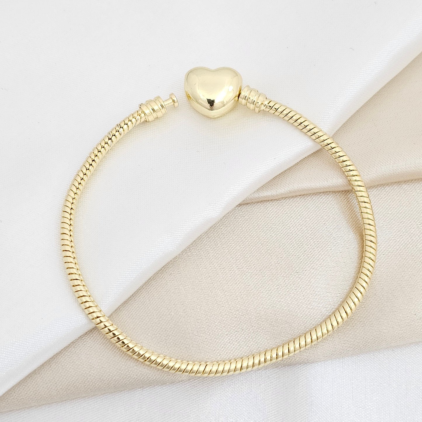 PULSERA BROCHE DE CORAZON DORADO RF K6396