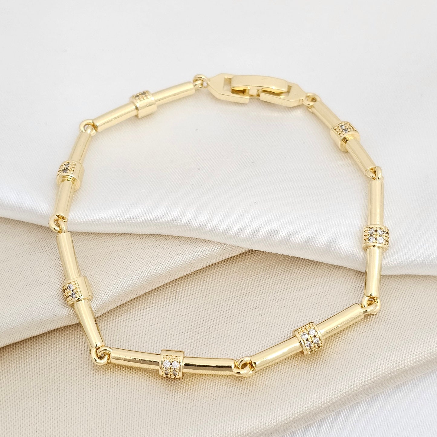 PULSERA CANUTILLO GRANDE CON CIRCONES BROCHE DORADO RF K6986