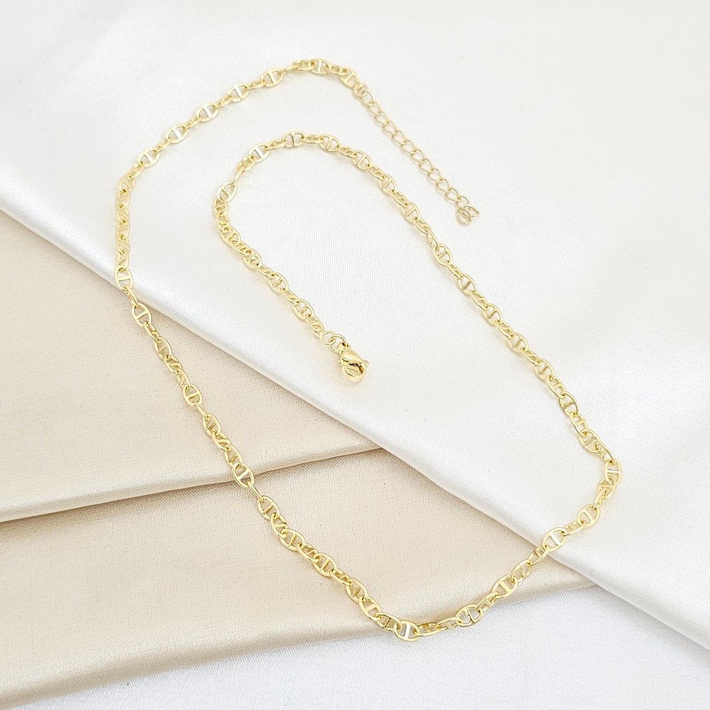 CADENA GU??I DELGADA 49CM CON EXTENSOR DORADO RF K5683