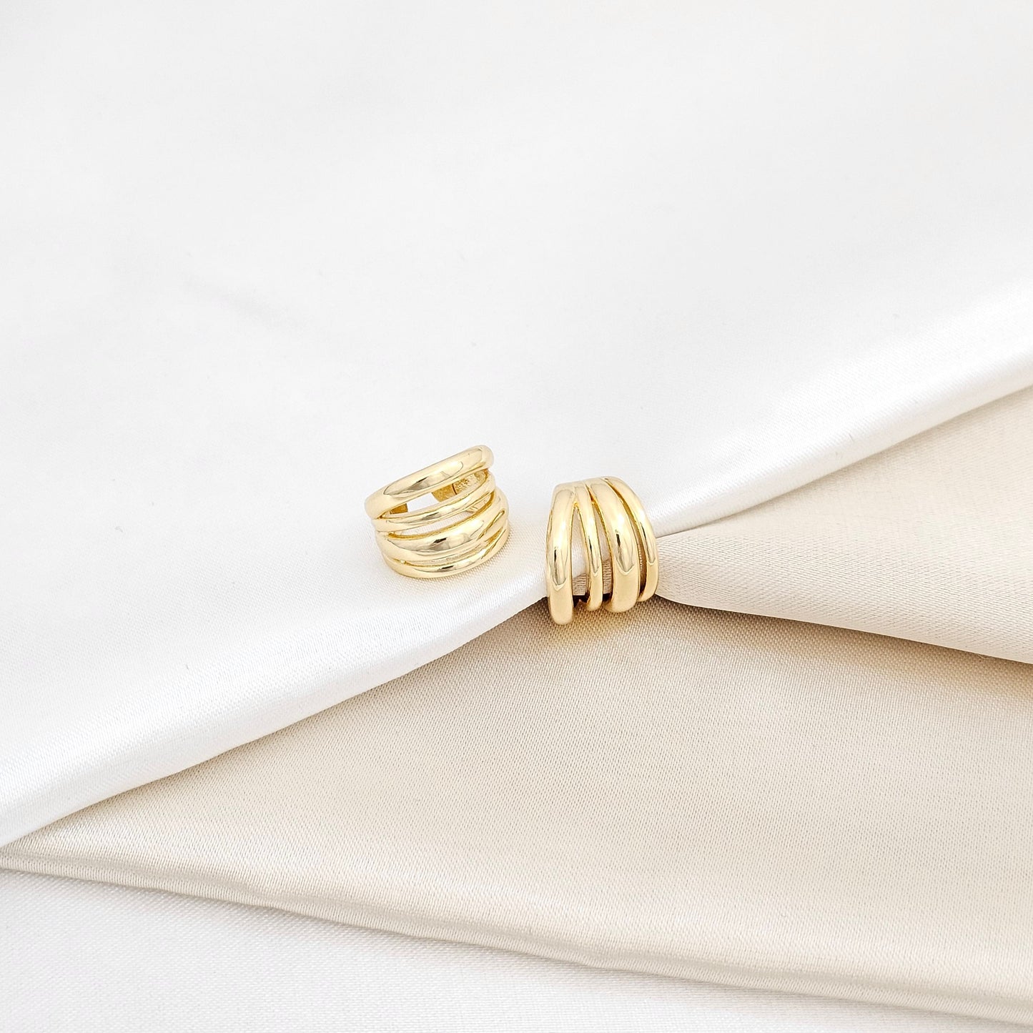 EARCUFF CUATRO LINEAS LISAS DORADO RF K6346