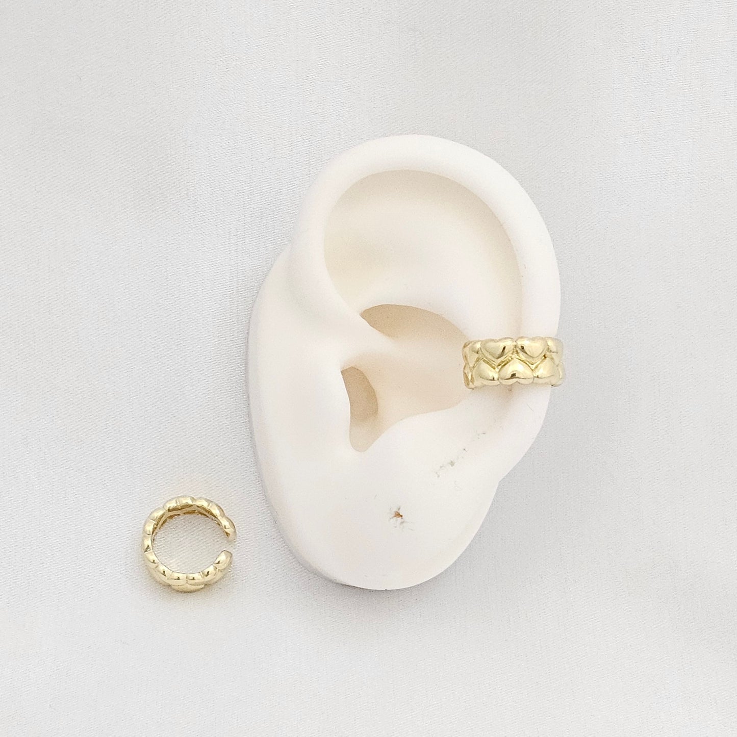 EARCUFF CORAZONES LISOS PEQUEÑOS DORADO RF K6867