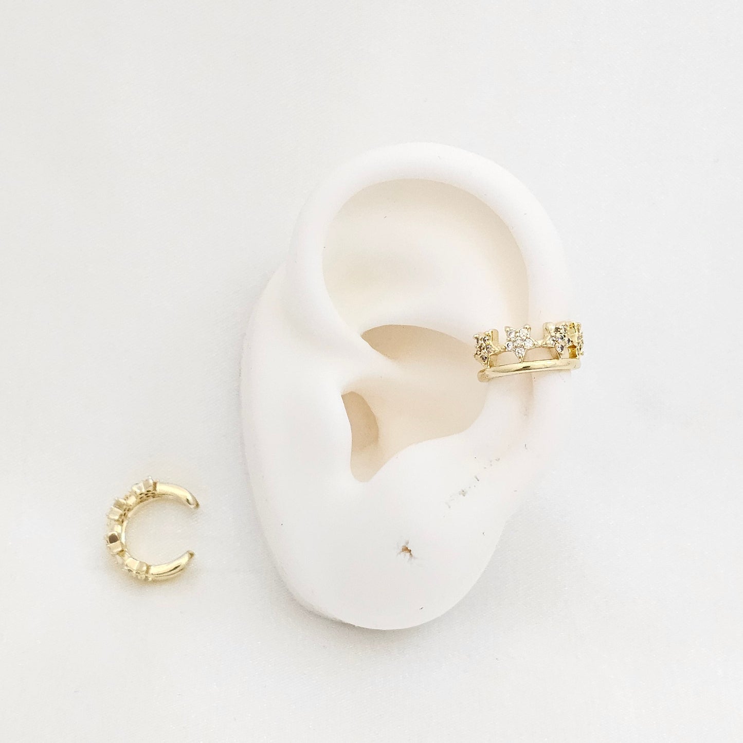 EARCUFF CUATRO ESTRELLAS CIRCONES DORADO RF K7002