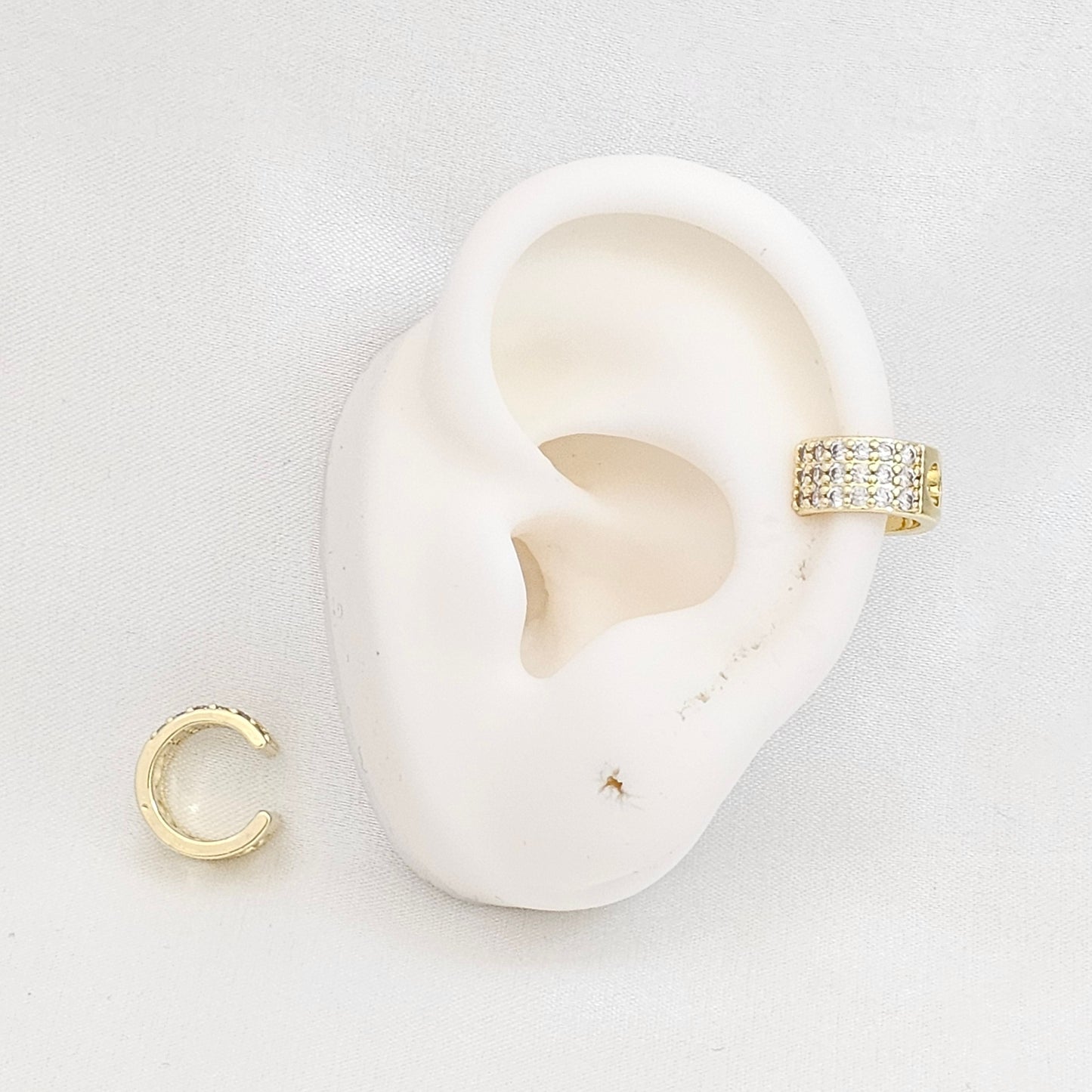 EARCUFF CUATRO CIRCULOS CON CIRCONES DORADO RF K7198
