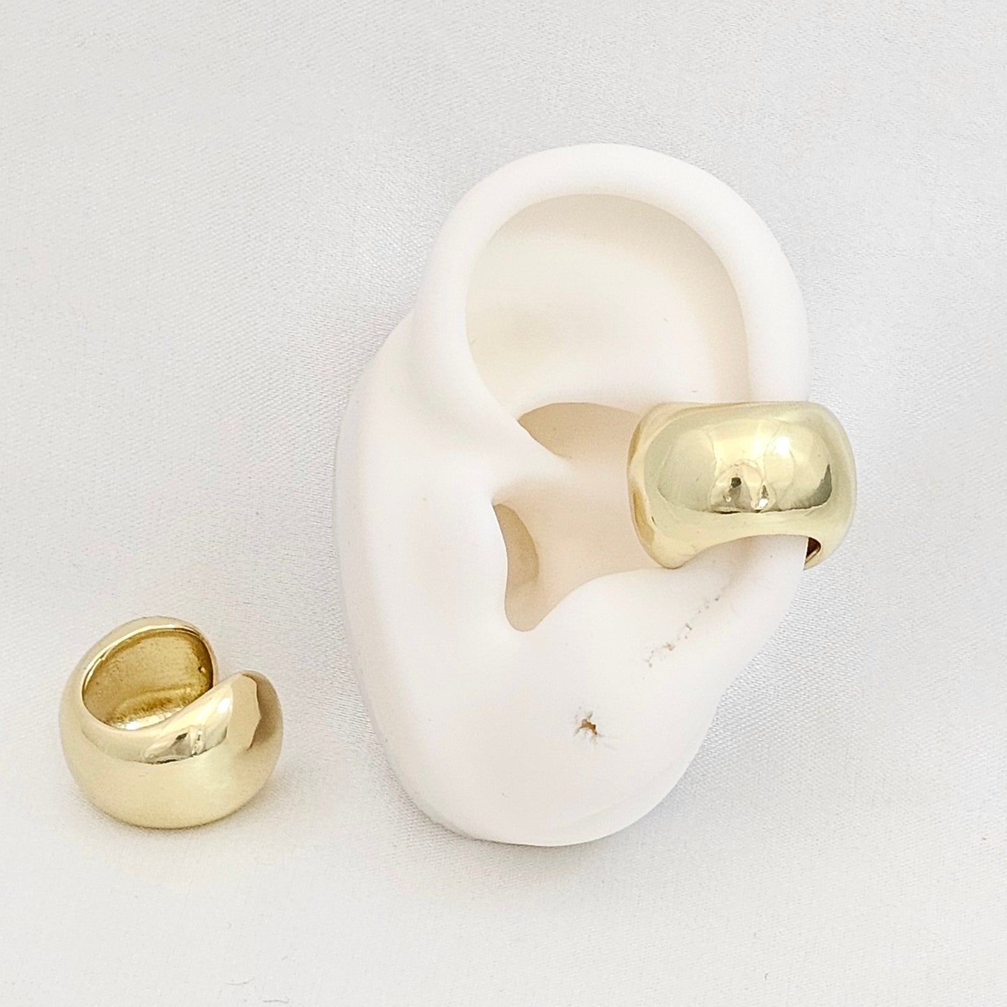 EARCUFF GRUESO LISO DORADO RF K7217