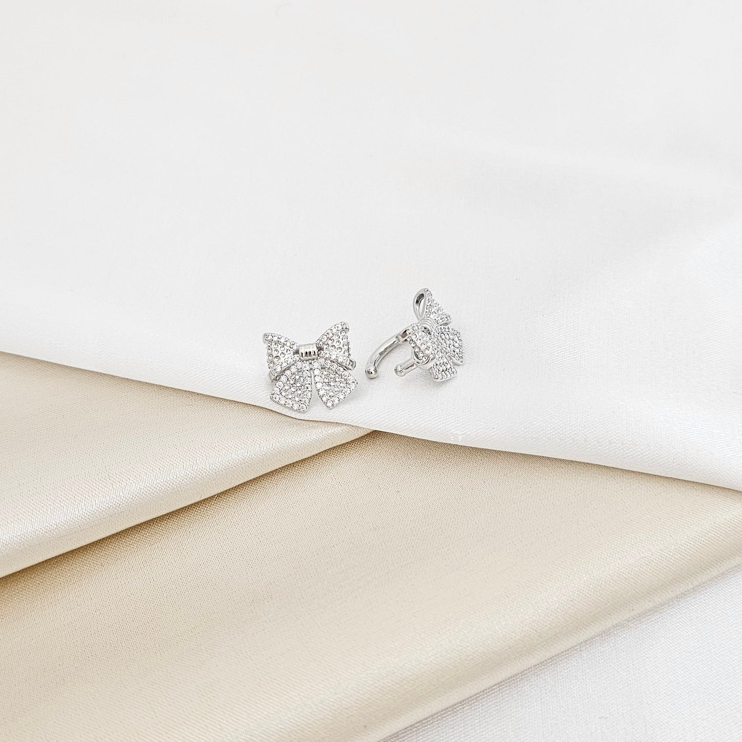 EARCUFF MOÑO CIRCONES PLATEADO RF K7595