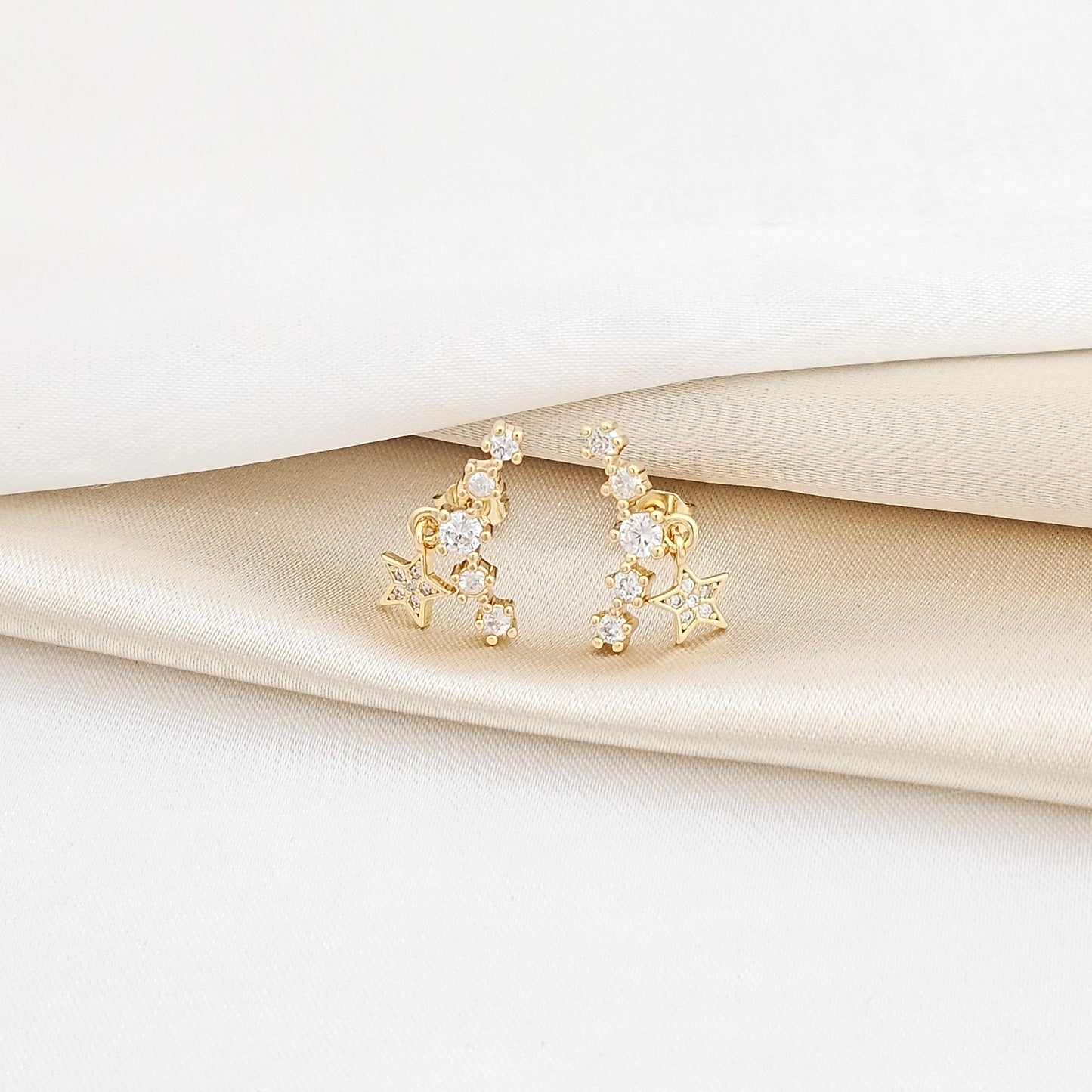 TOPO CIRCONES CON DIJE MINI ESTRELLA DORADO RF K5718