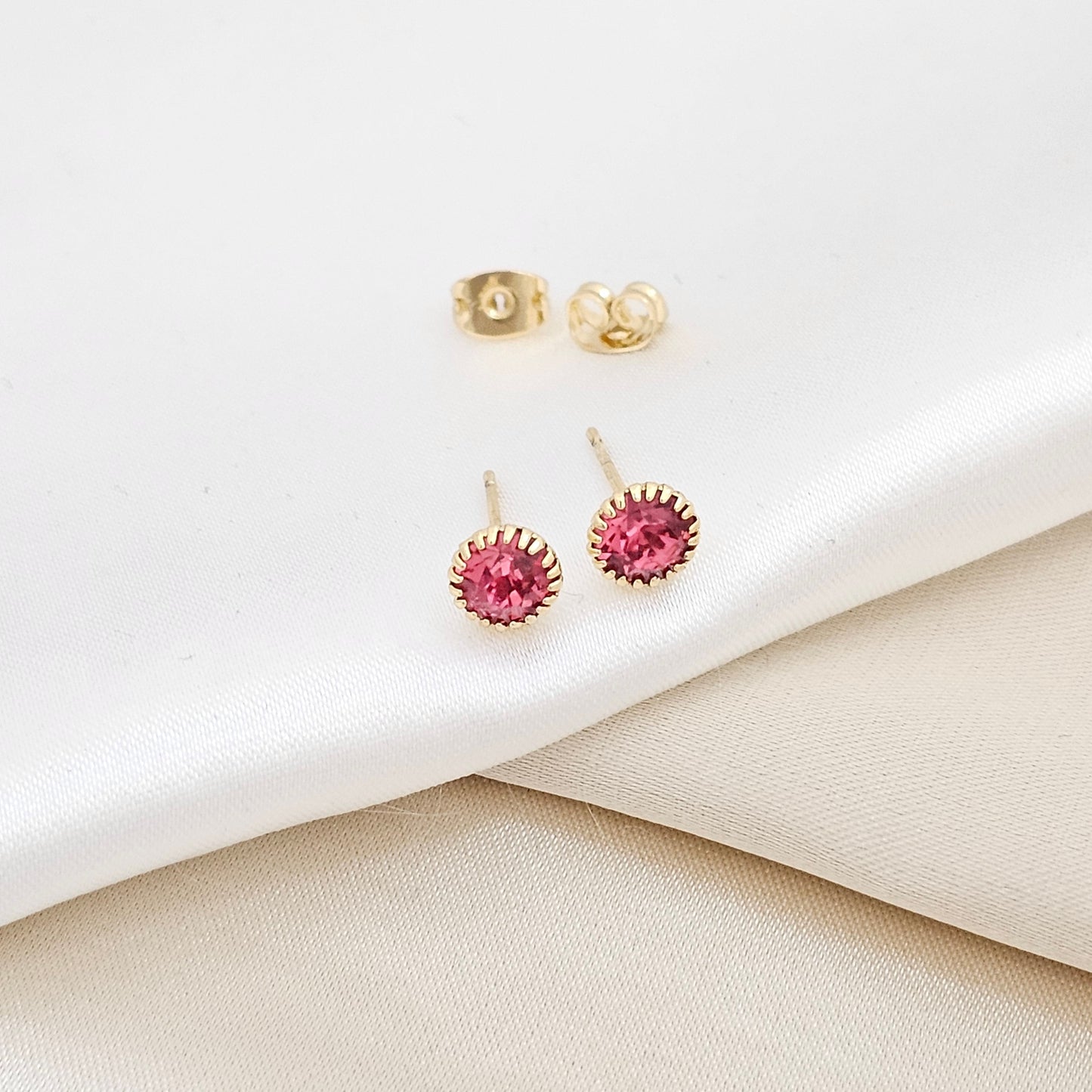 TOPO PEQUEÑO DORADO CIRCON ROSA RF K6250