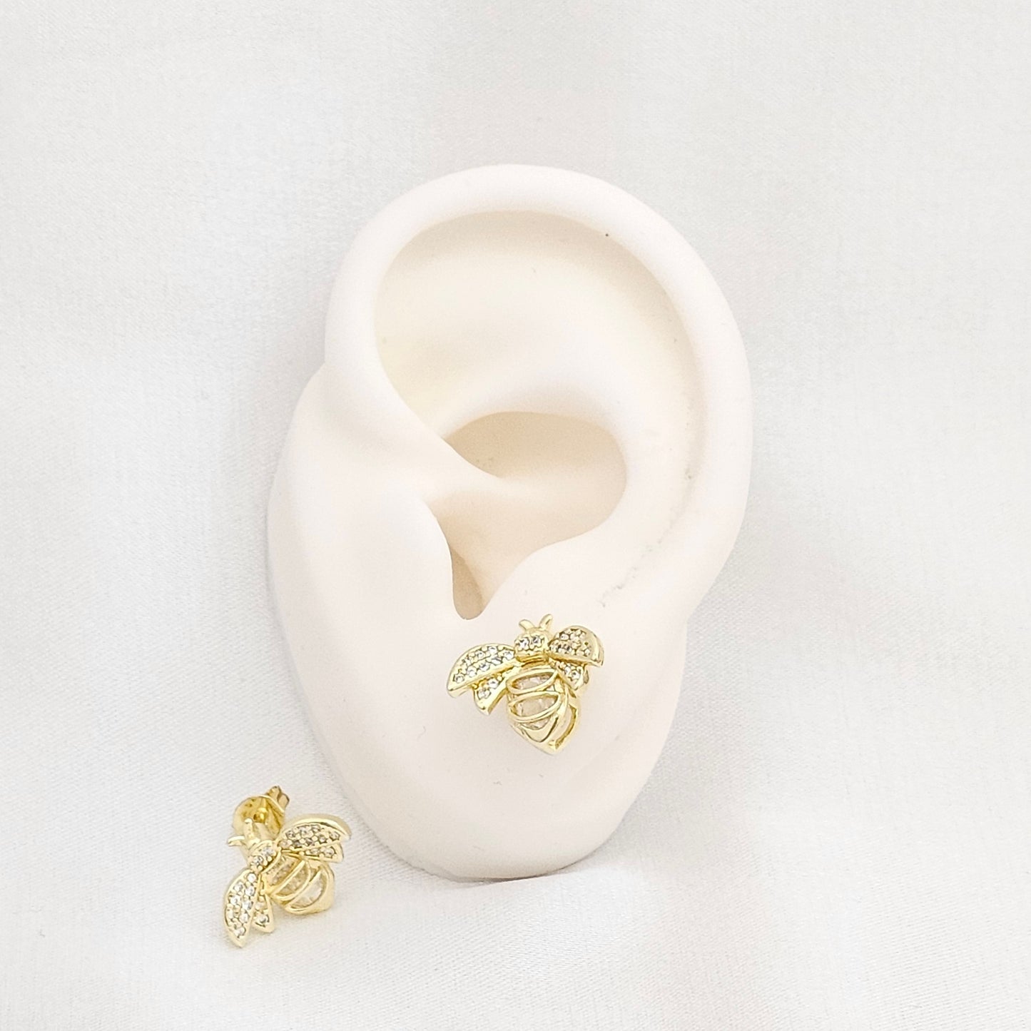 TOPO ABEJA PEQUEÑA CIRCONES DORADO RF K6511