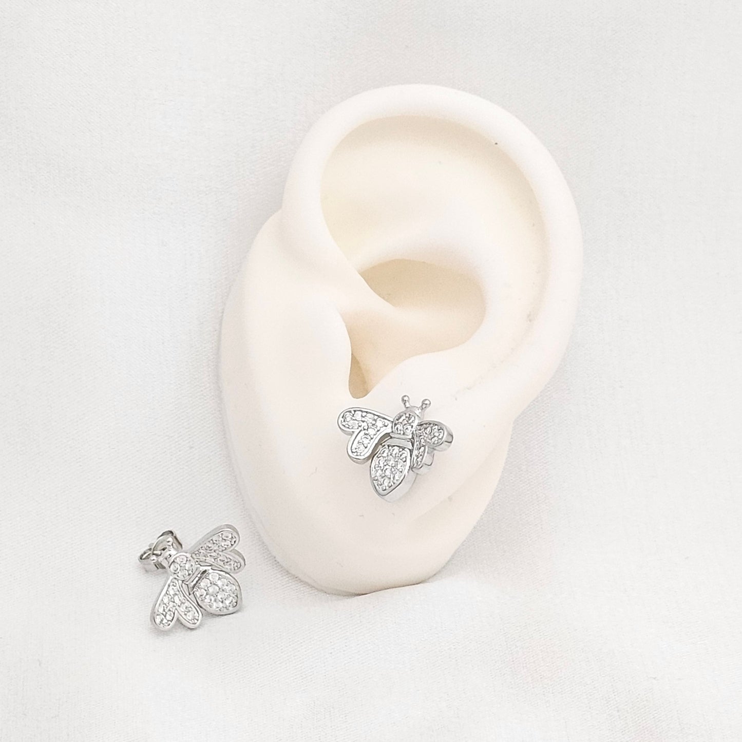 TOPO ABEJA REINA CIRCONES PLATEADO RF K6514
