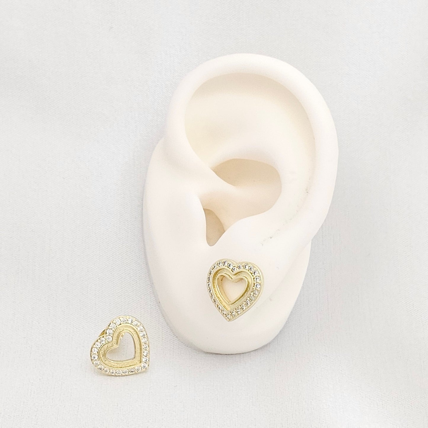TOPO CORAZON PEQUEÑO DORADO CON CIRCONES RF K6953