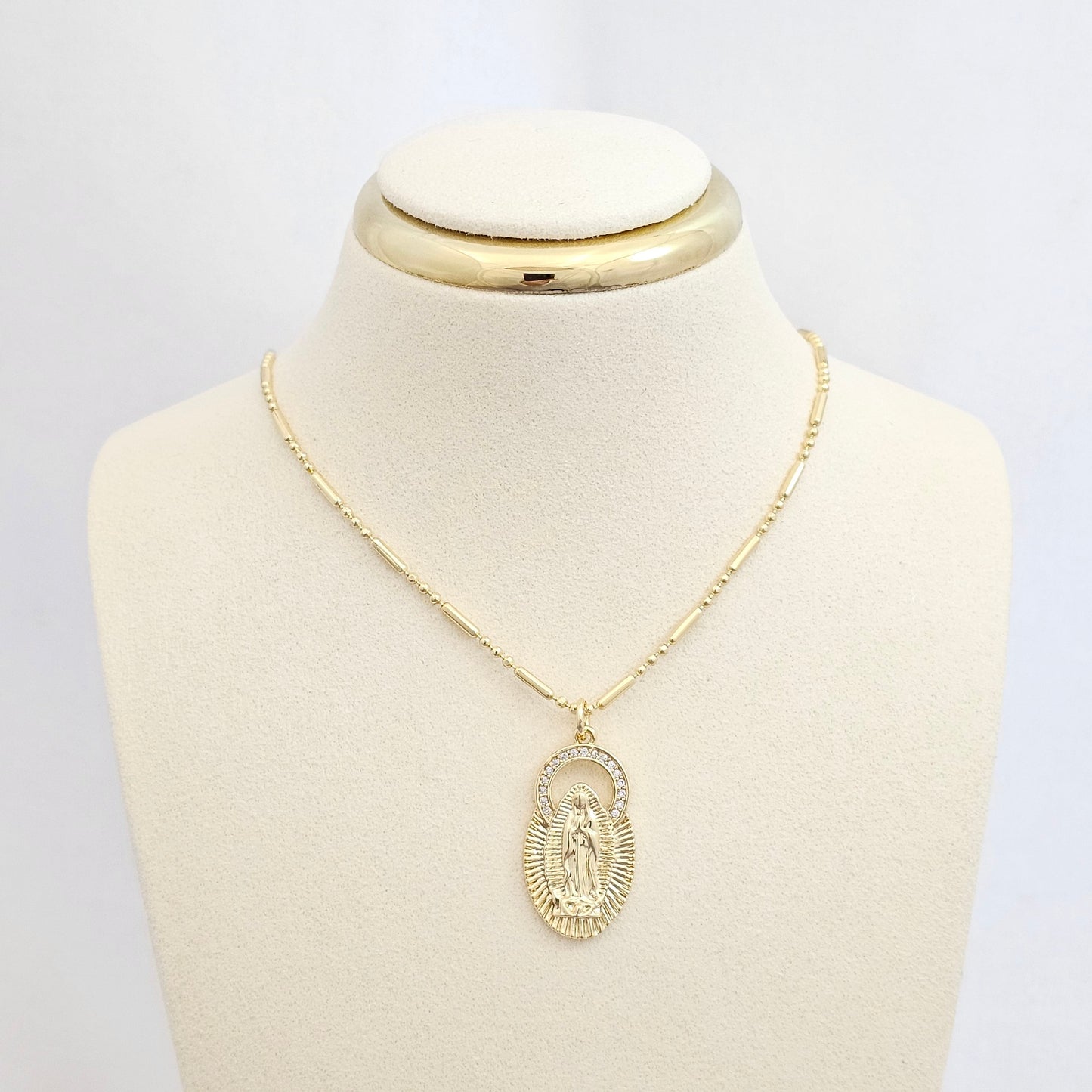 DIJE MEDALLA VIRGEN DE GUADALUPE DORADO RF K6461