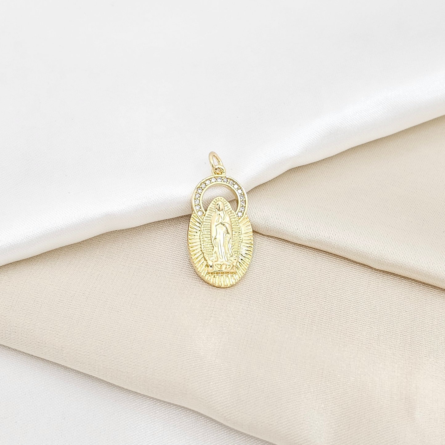 DIJE MEDALLA VIRGEN DE GUADALUPE DORADO RF K6461