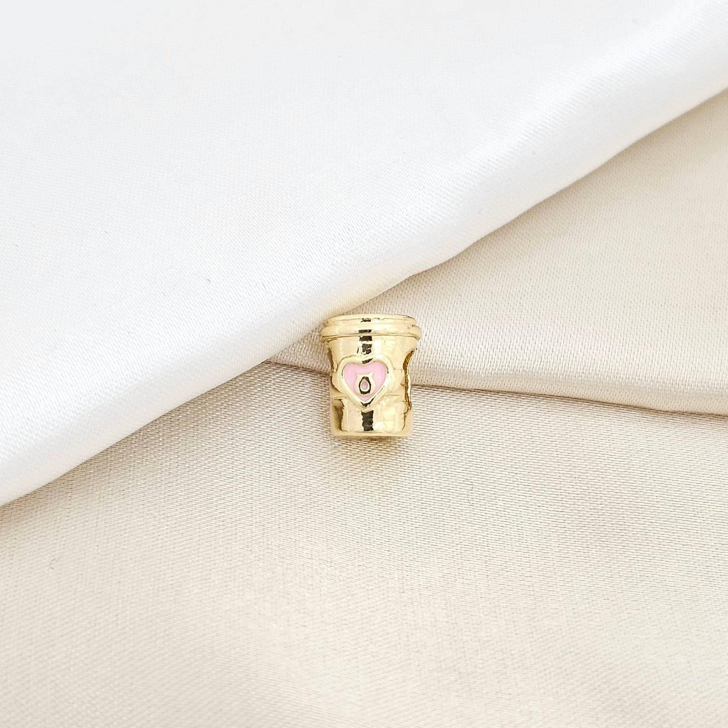 CHARM VASO DORADO CON CORAZON ROSA RF K6500