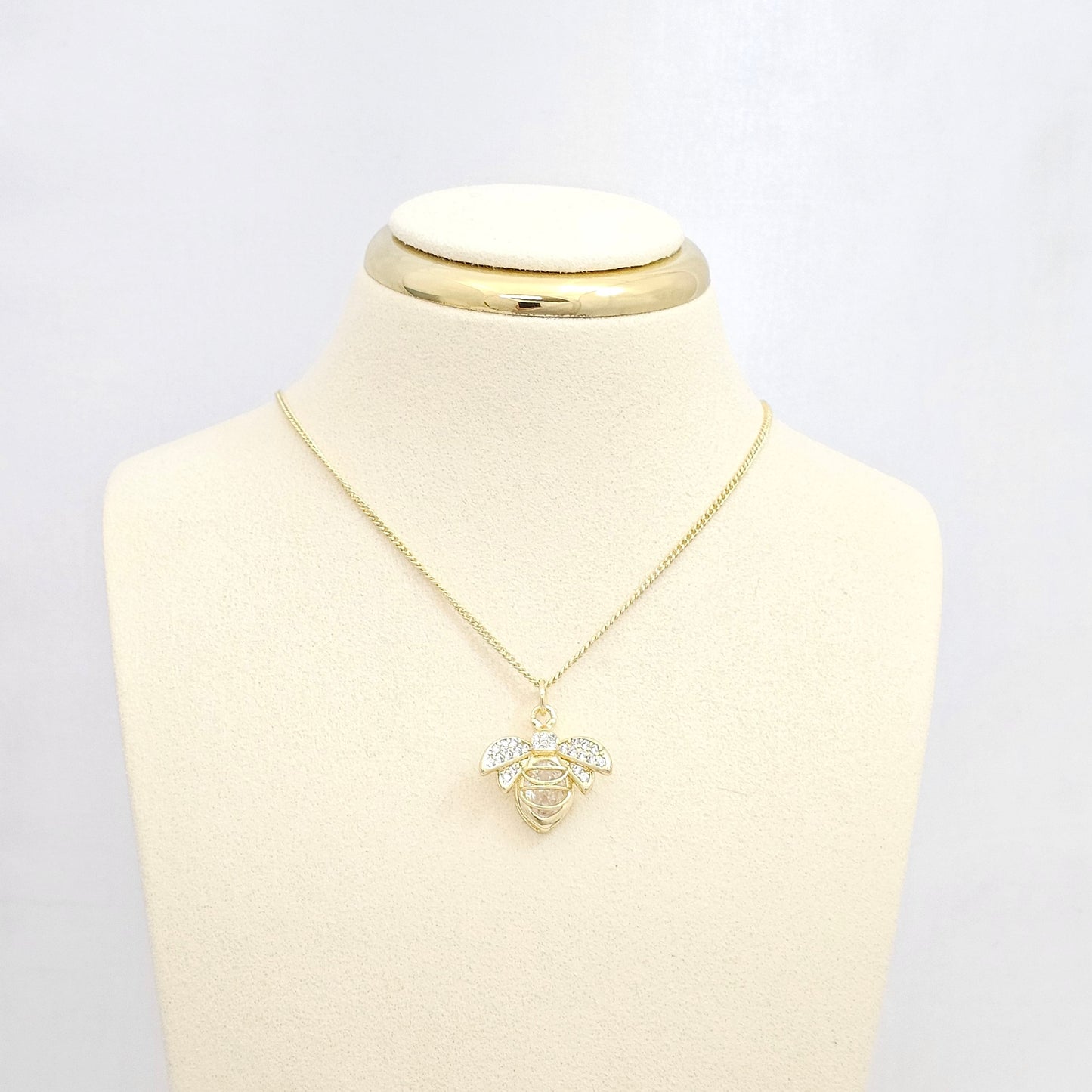 DIJE ABEJA PEQUEÑA CIRCONES DORADO RF K6584