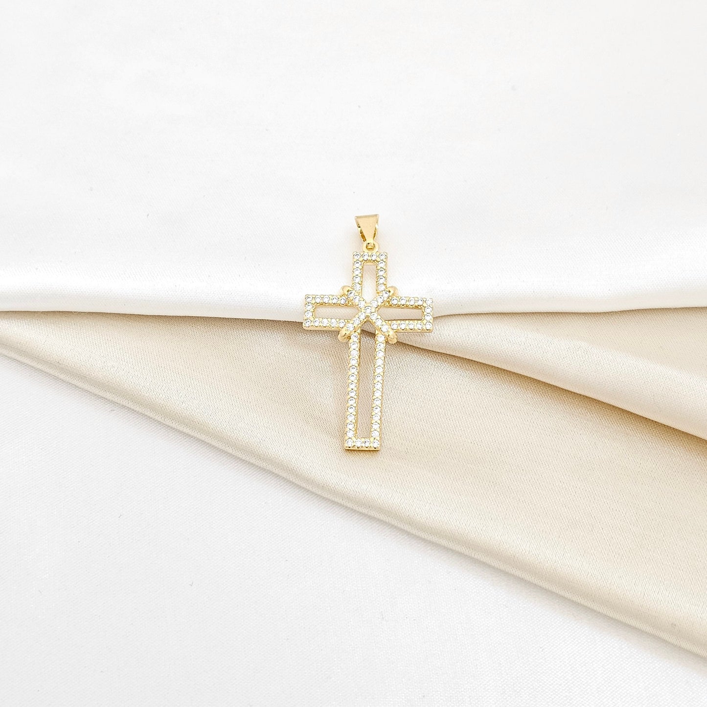 DIJE CRUZ SILUETA CIRCONIAS 3.5CMS LAM18K - 23159