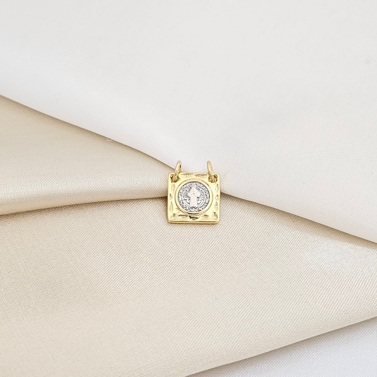 DIJE ESCAPULARIO SAN BENITO LAM 18K RF B/23303