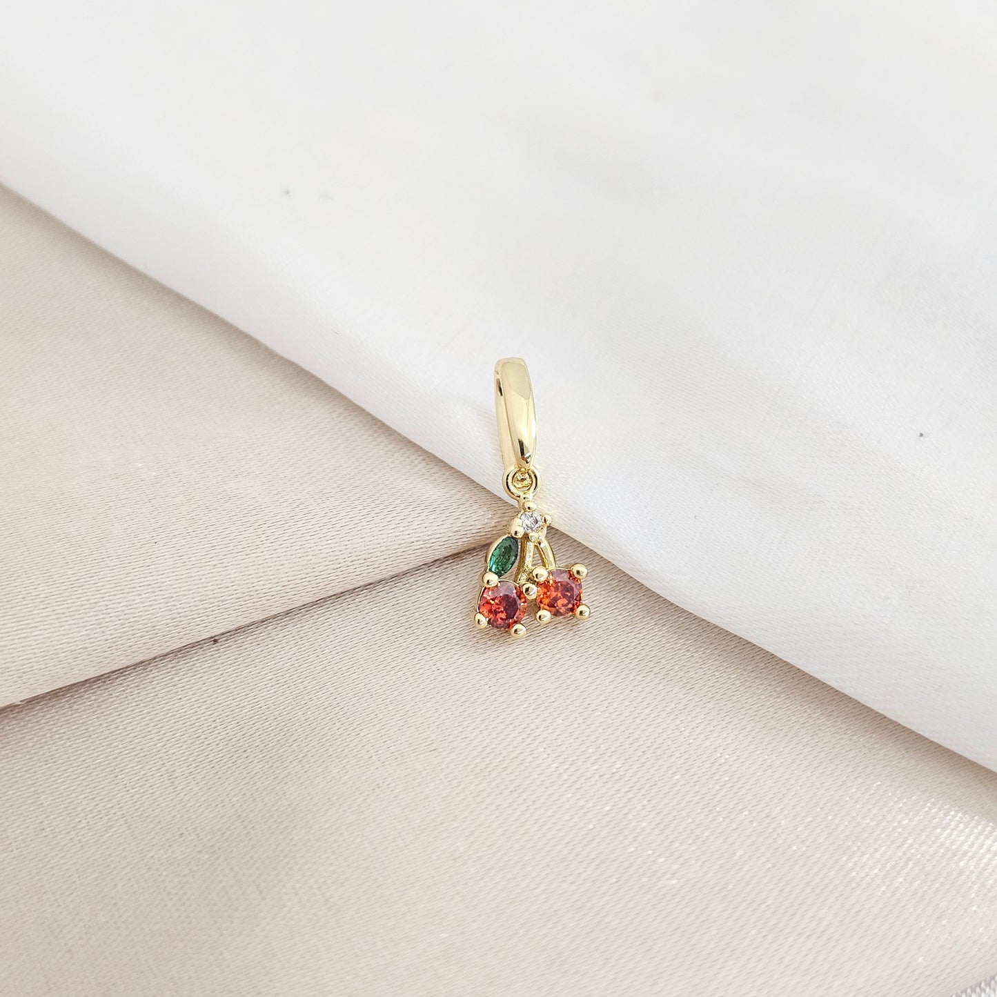 DIJE CHERRY LAM 18K B/20002