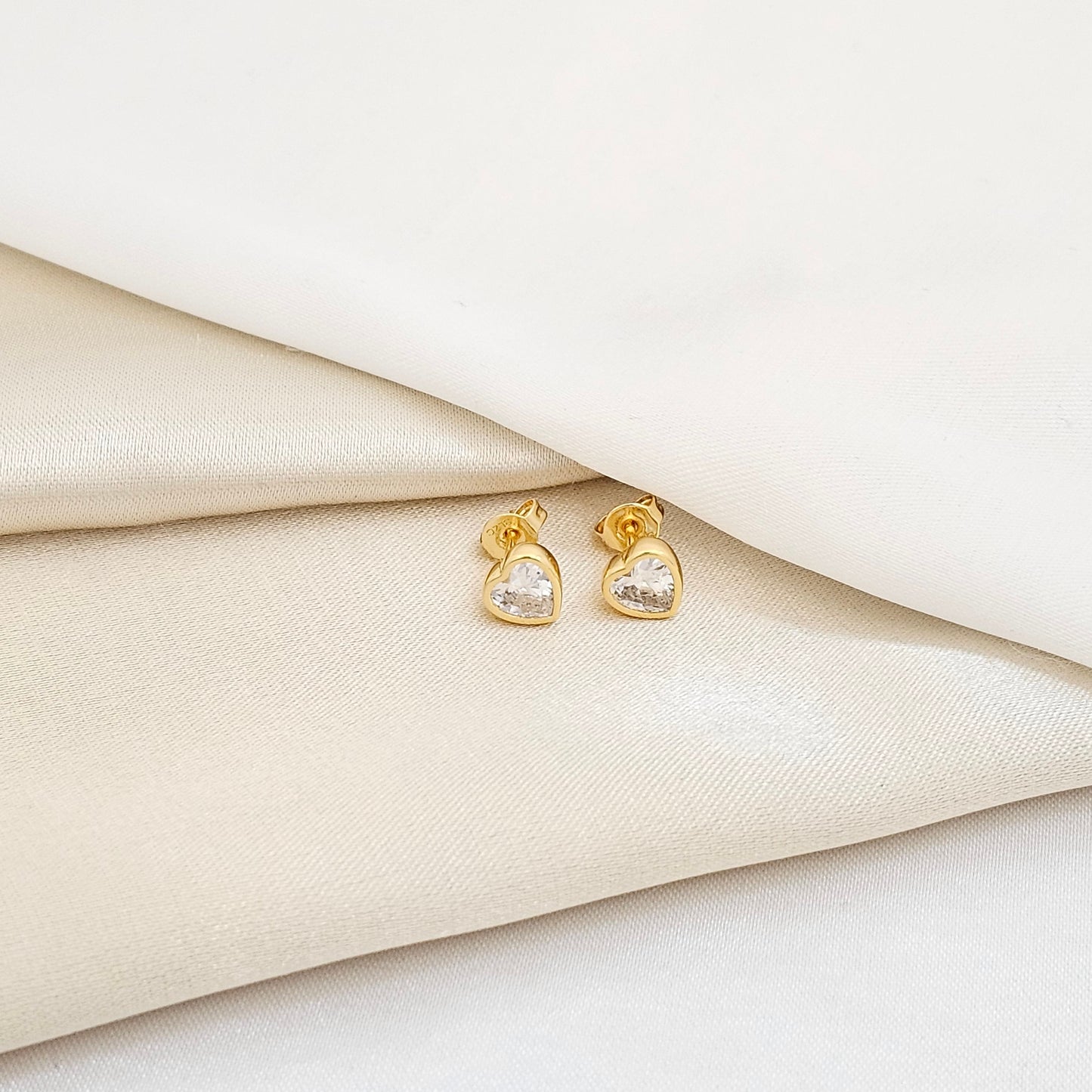 ARETAS CORAZON CIRCONIAS LAM 18K RF 34272