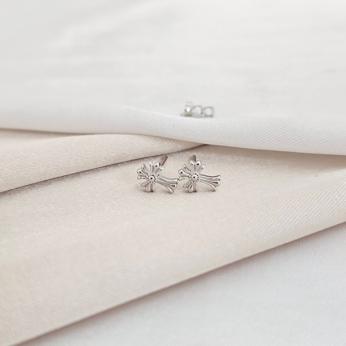 ARETAS TOPO CRUZ ROYALE 7.5MM PLATA B/S/30053/CONT
