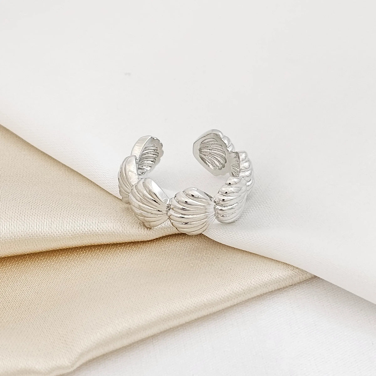 Anillo Conchas De Mar Plateado Rf K3976