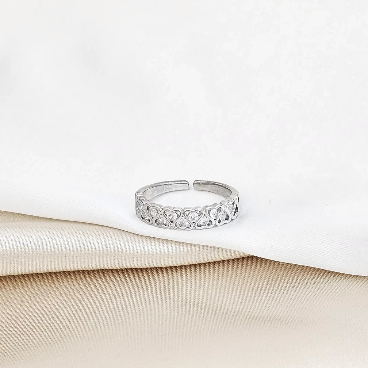 Anillo Corazones Lisos Con Circones Plateado Rf K5764