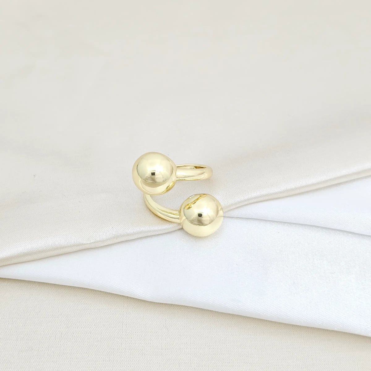 Anillo Doble Bolas Grandes Dorado Rf K5840