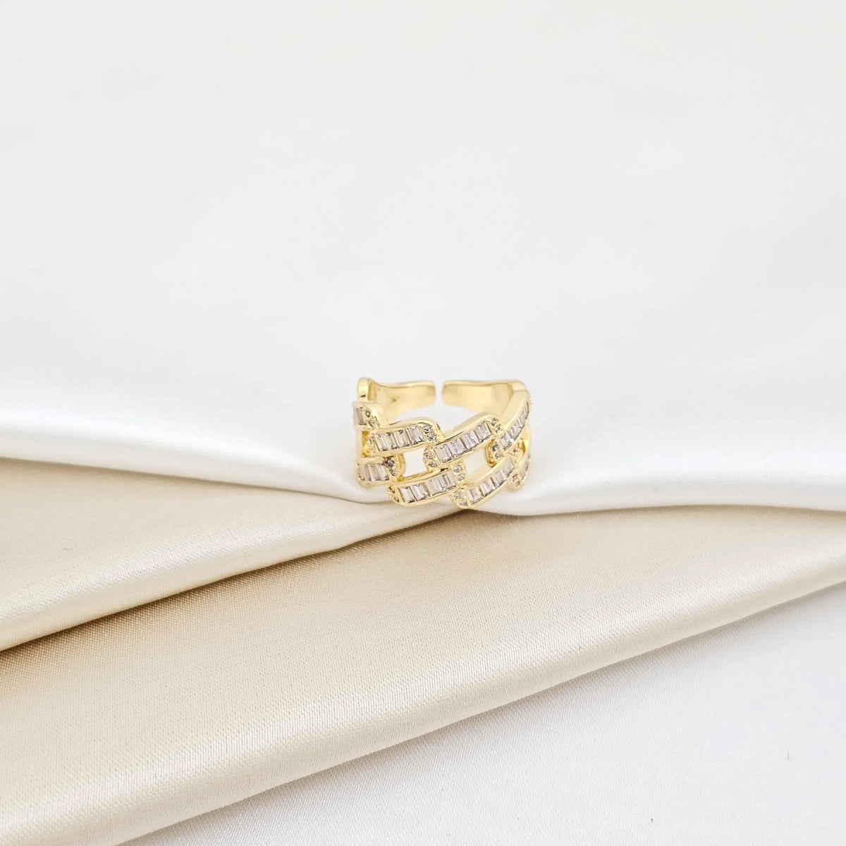 Anillo Elegante Circones Rectangulares Dorado Rf K7000