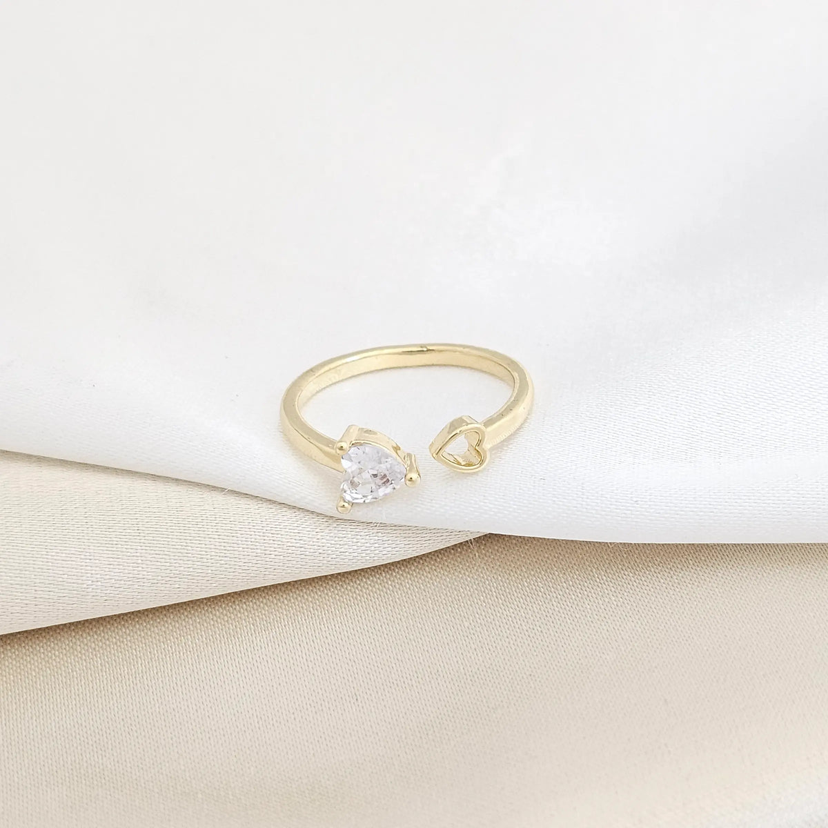 Anillo Liso Doble Corazon Circon Dorado Rf K7696
