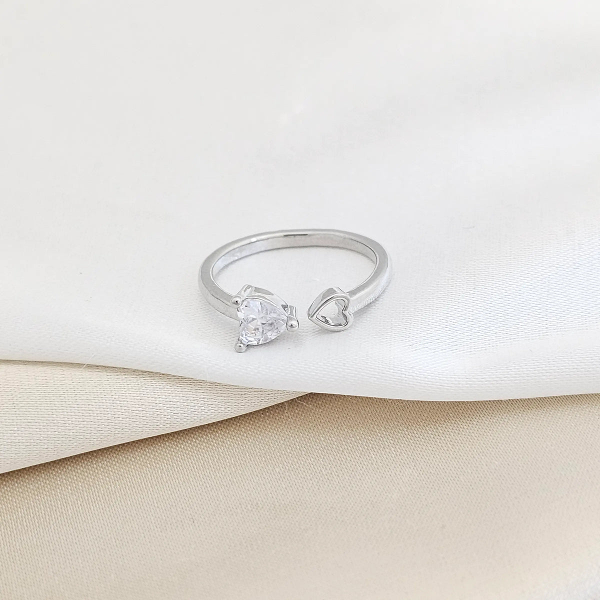 Anillo Liso Doble Corazon Circon Plateado Rf K7697