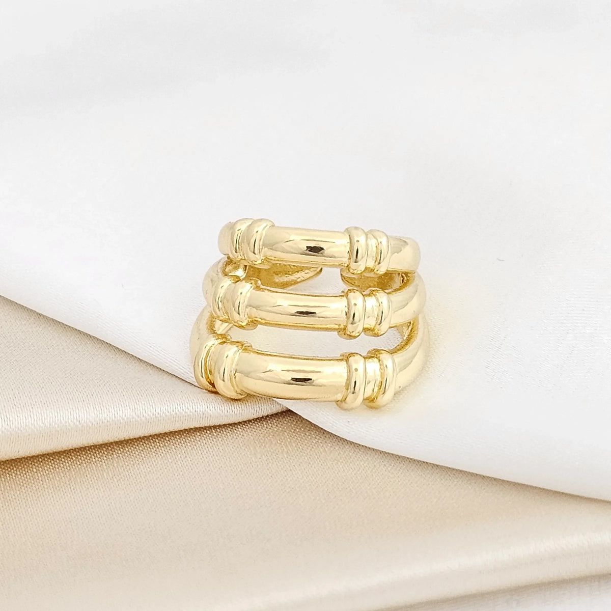 Anillo Piramide Dorado Rf K4059