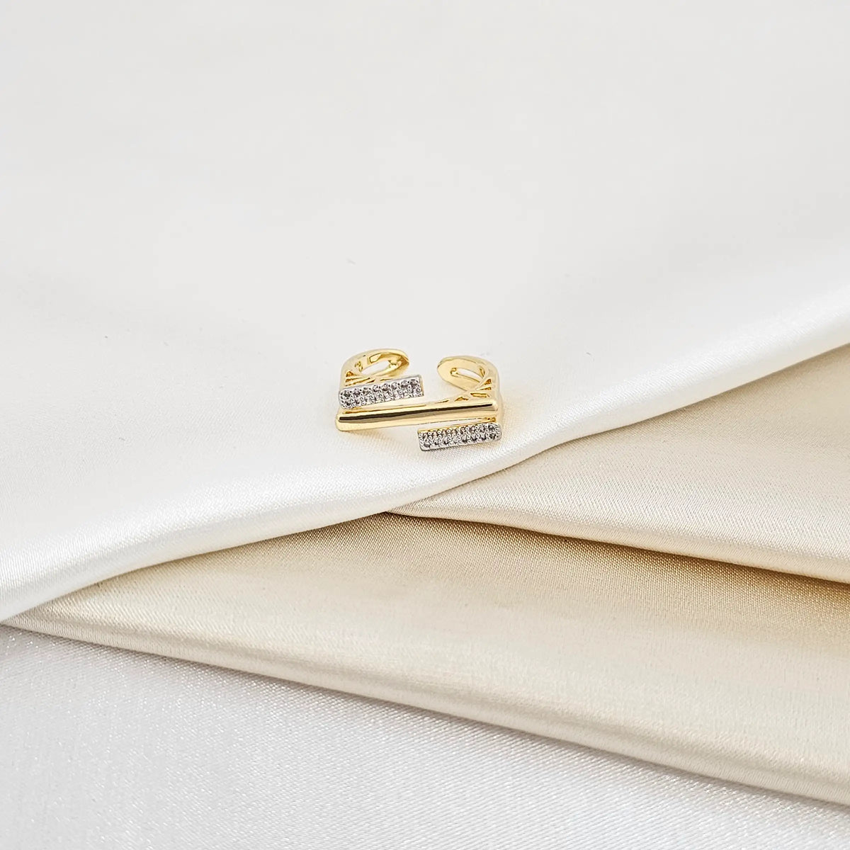 Anillo Tres Lineas Dorado Circones Plateado Rf K6948