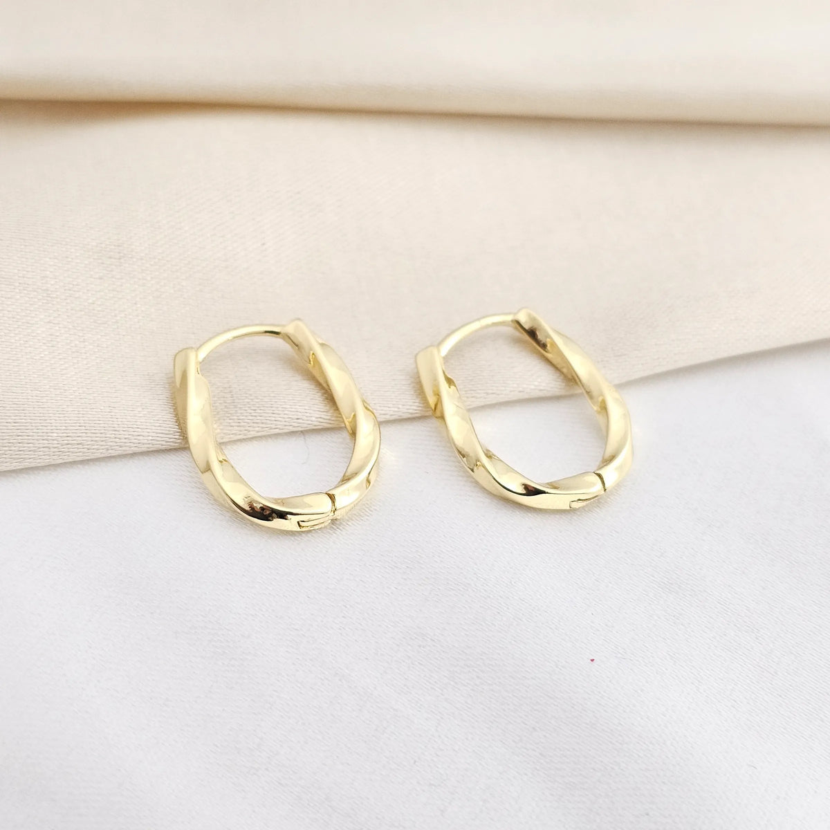 Arete Candonga Forja 17 Mm Lam 18K B/30063