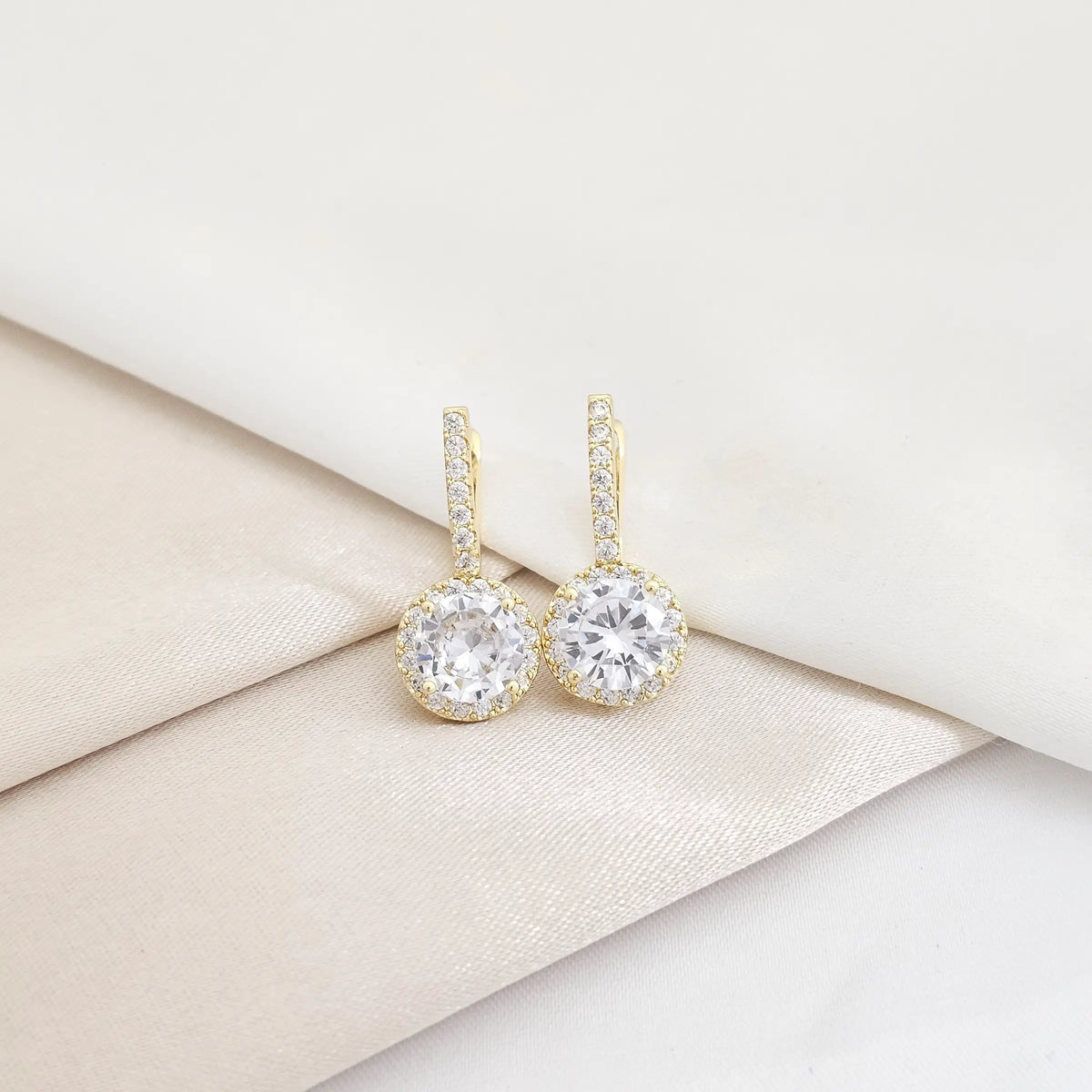 Arete Candonga Halo Crystal 12 Mm Lam 18K B/30016