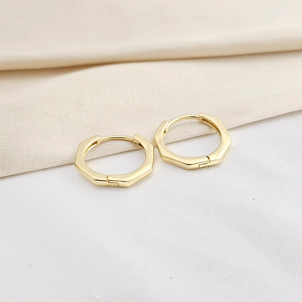 Arete Cangonga Codice 15Mm Lam 18K B/30062