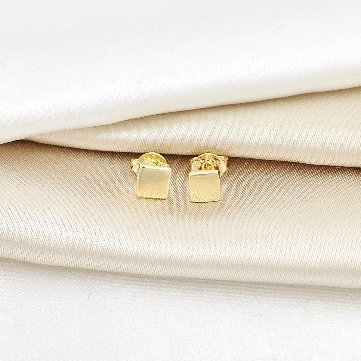 Arete Topo Cuadrado 5 Mm Lam 18K Rf B/34214