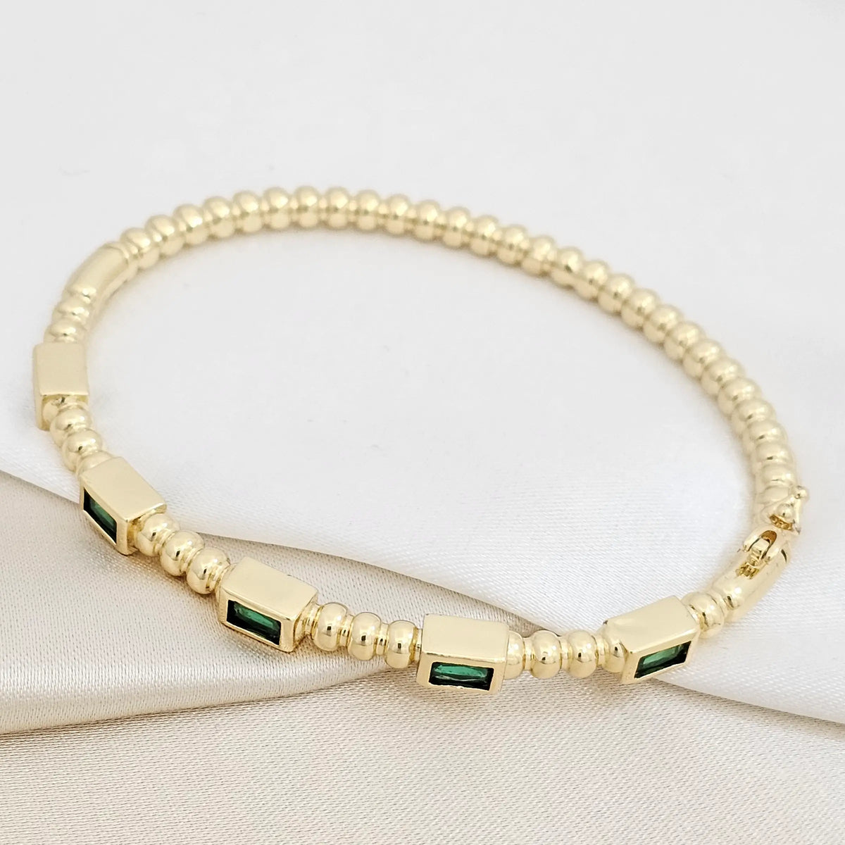 Brazalete Cinco Rectangulos Dorado Circones Verdes Rf K7165