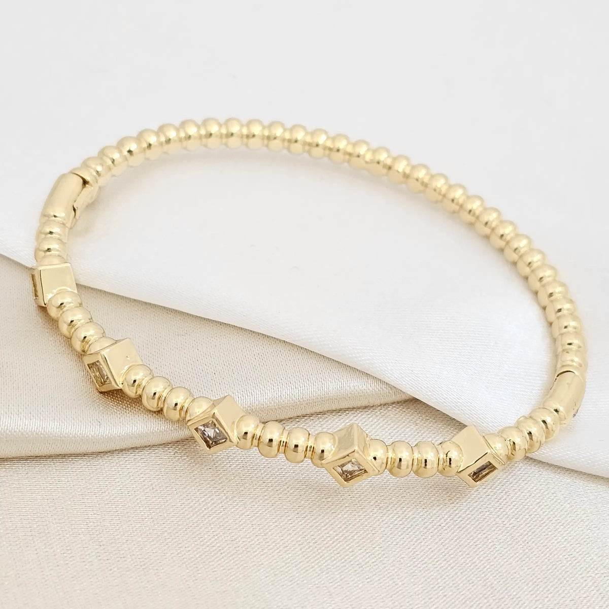 Brazalete Cinco Rombos Dorado Circones Cristal Rf K7160