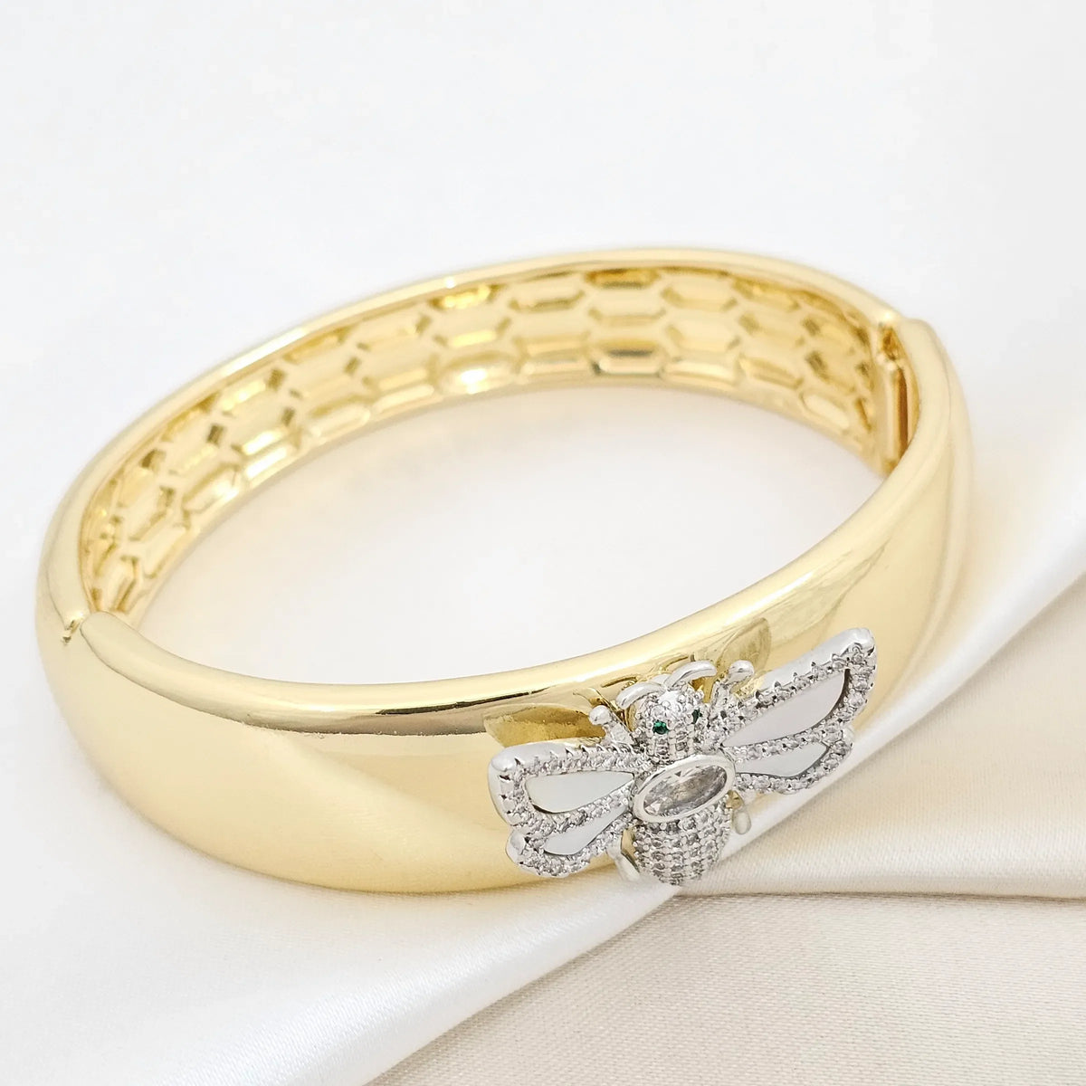 Brazalete Dorado Abeja Plateado Con Nacar Rf K6530