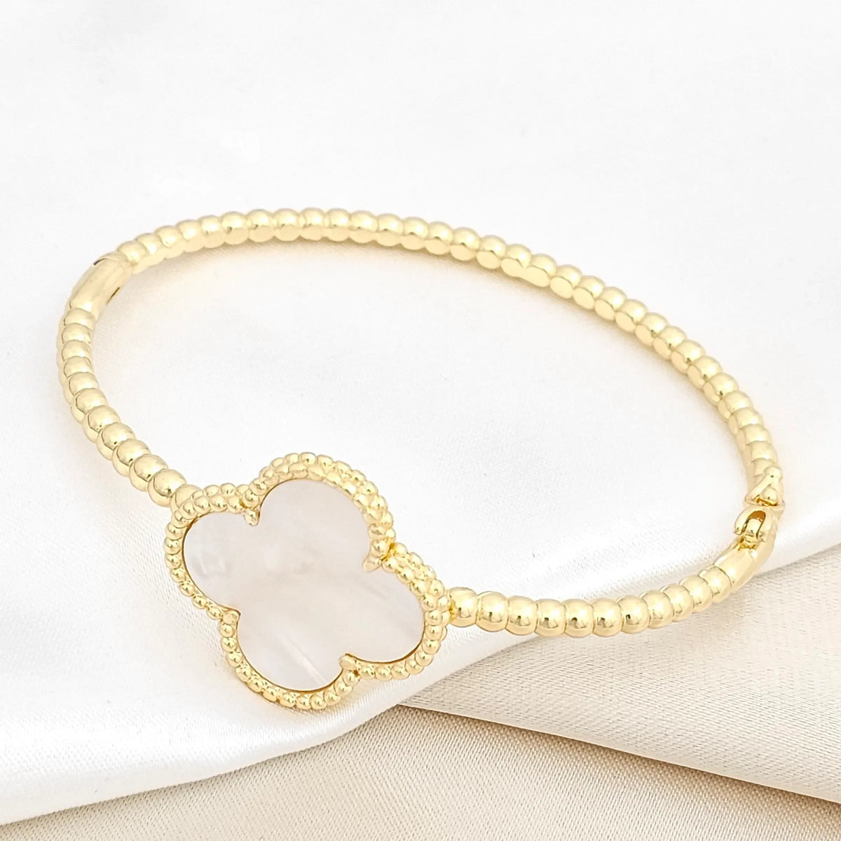 Brazalete Dorado Trebol Grande Blanco Rf K6322