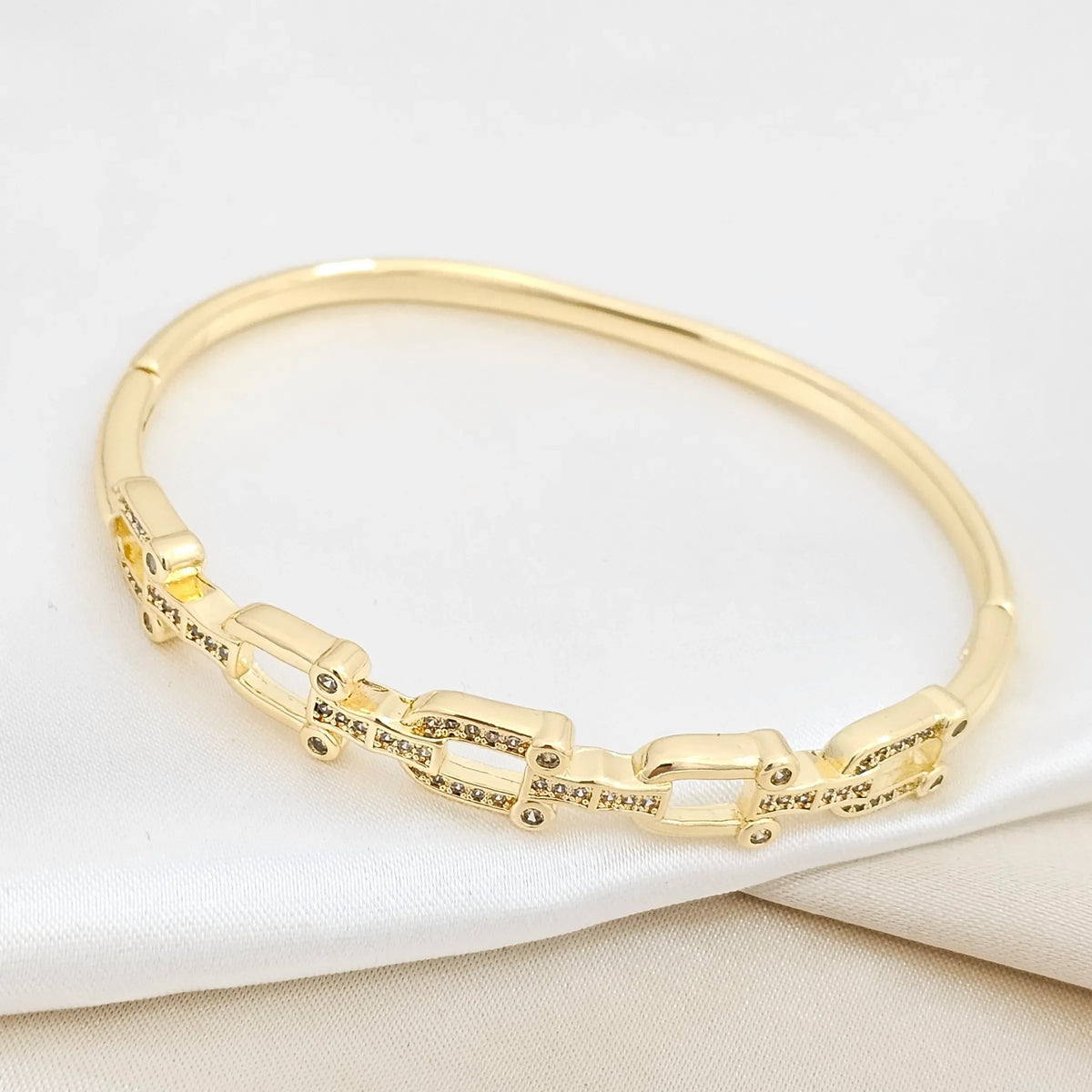 Brazalete Eslabones Con Circones Dorado Rf K6353