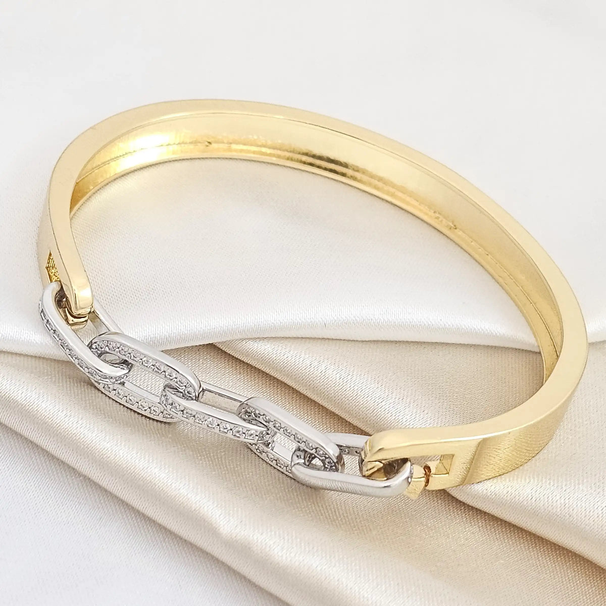 Brazalete Liso Dorado Con Cadena Plateado Rf K4925
