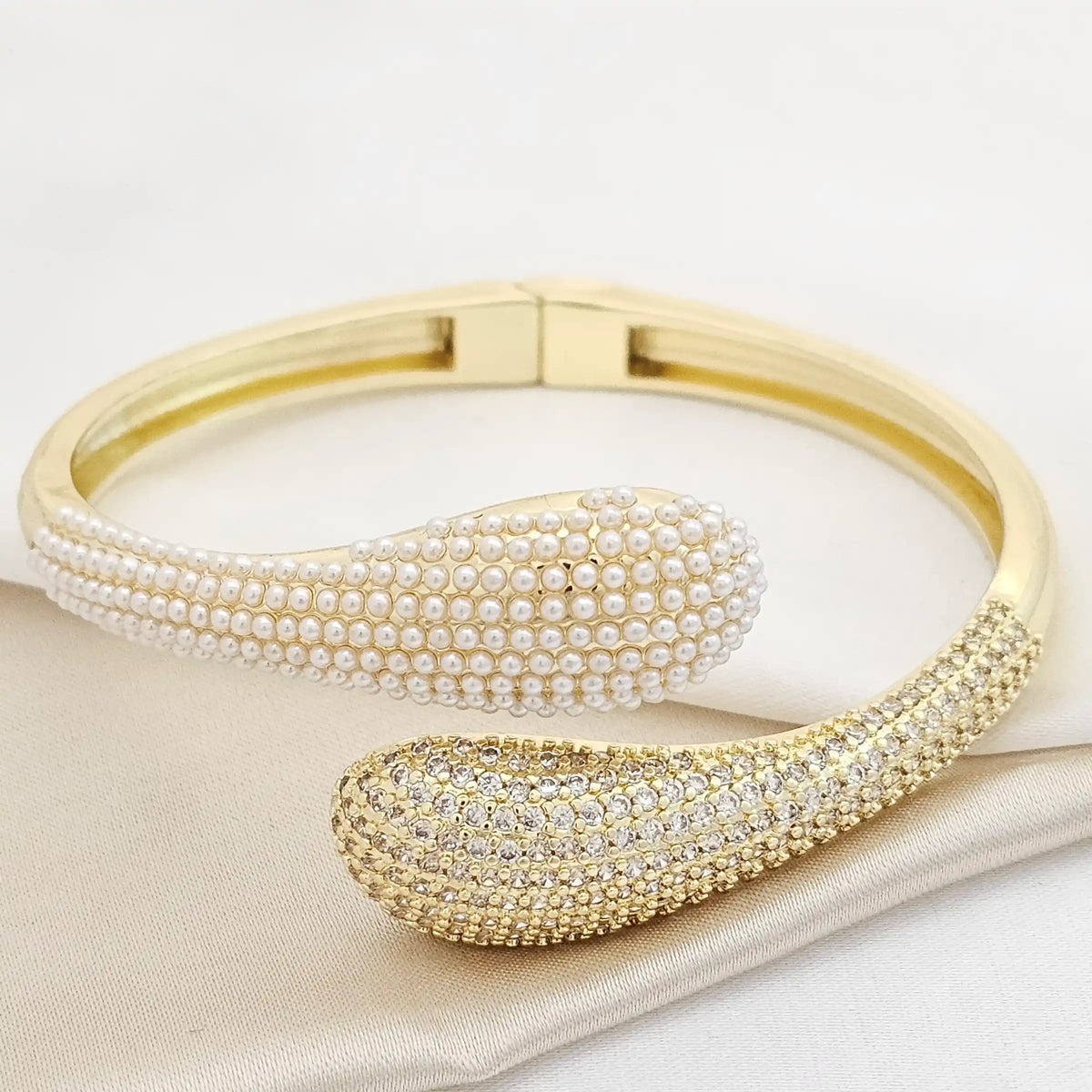 Brazalete Serpiente Perlas Y Circones Dorado Rf K7660