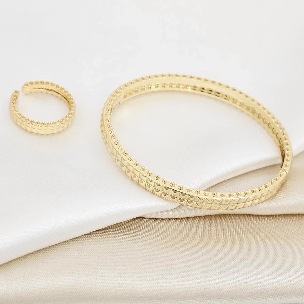 Brazalete Y Anillo Cuadros Elegantes Dorado Rf K6860